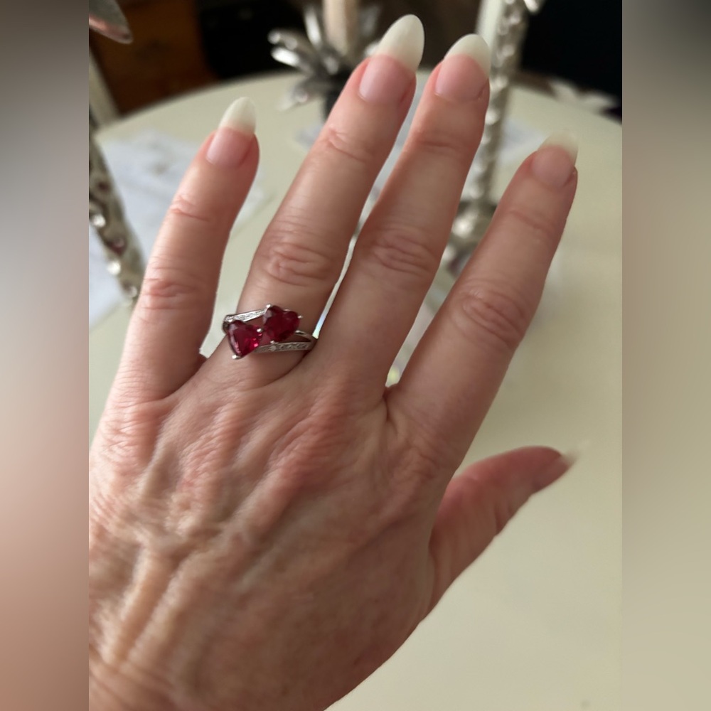 NWOT - DOUBLE HEART RING ❤️❤️